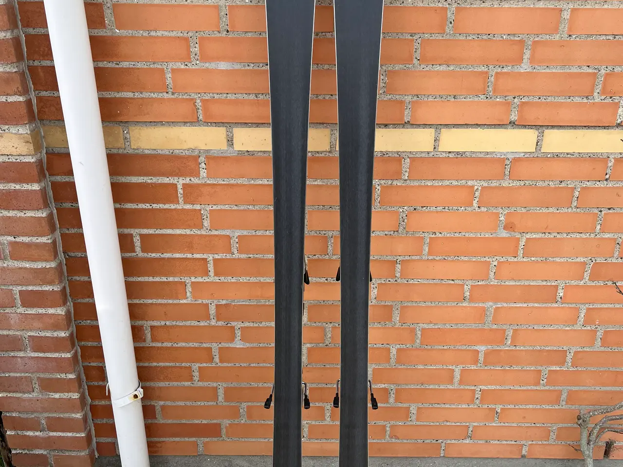Billede 2 - Ski mærke K2.