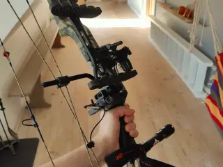 60lbs Compound bue og ekstra udstyr