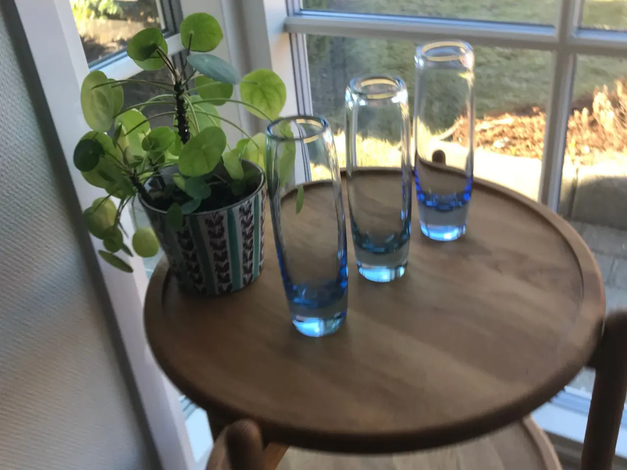 Billede 3 - Cylindervase i lyseblåt glas, 22,5 cm - Holmegaard