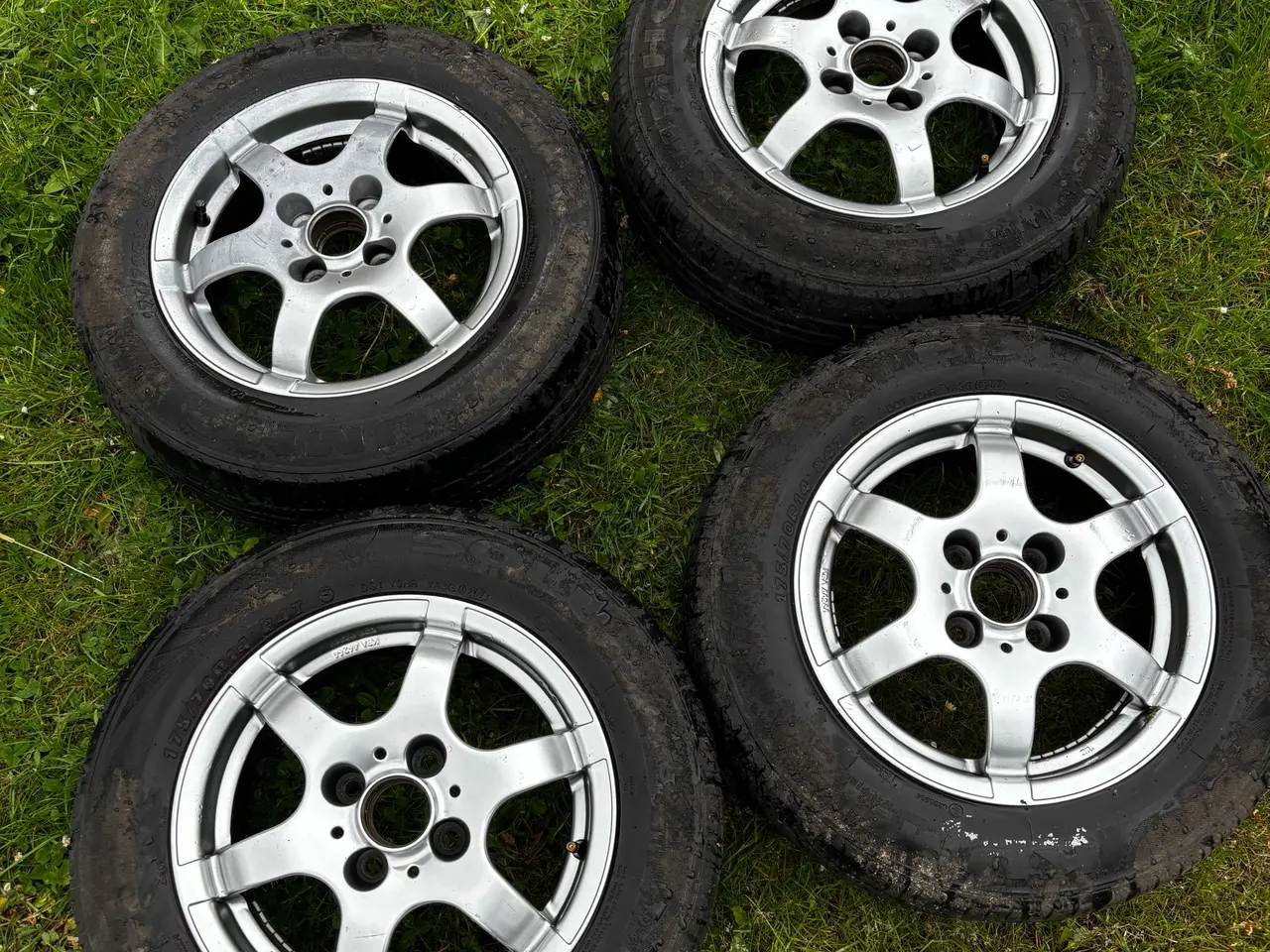 Billede 1 - Alufælge 6x14 ET 38 4x100 dårlige dæk. 