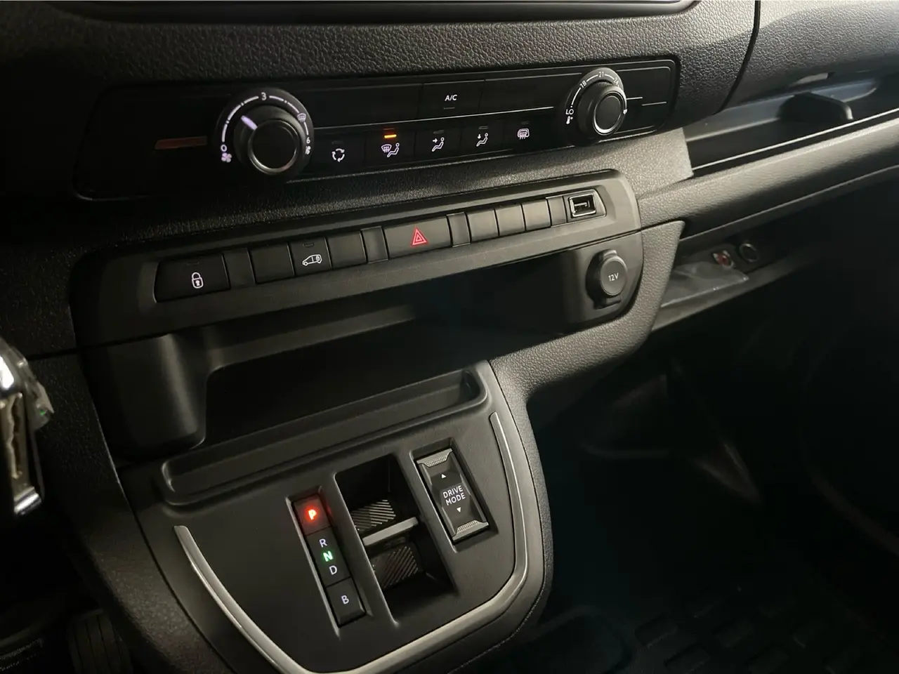 Billede 21 - Peugeot e-Expert 75 L2 Plus Van