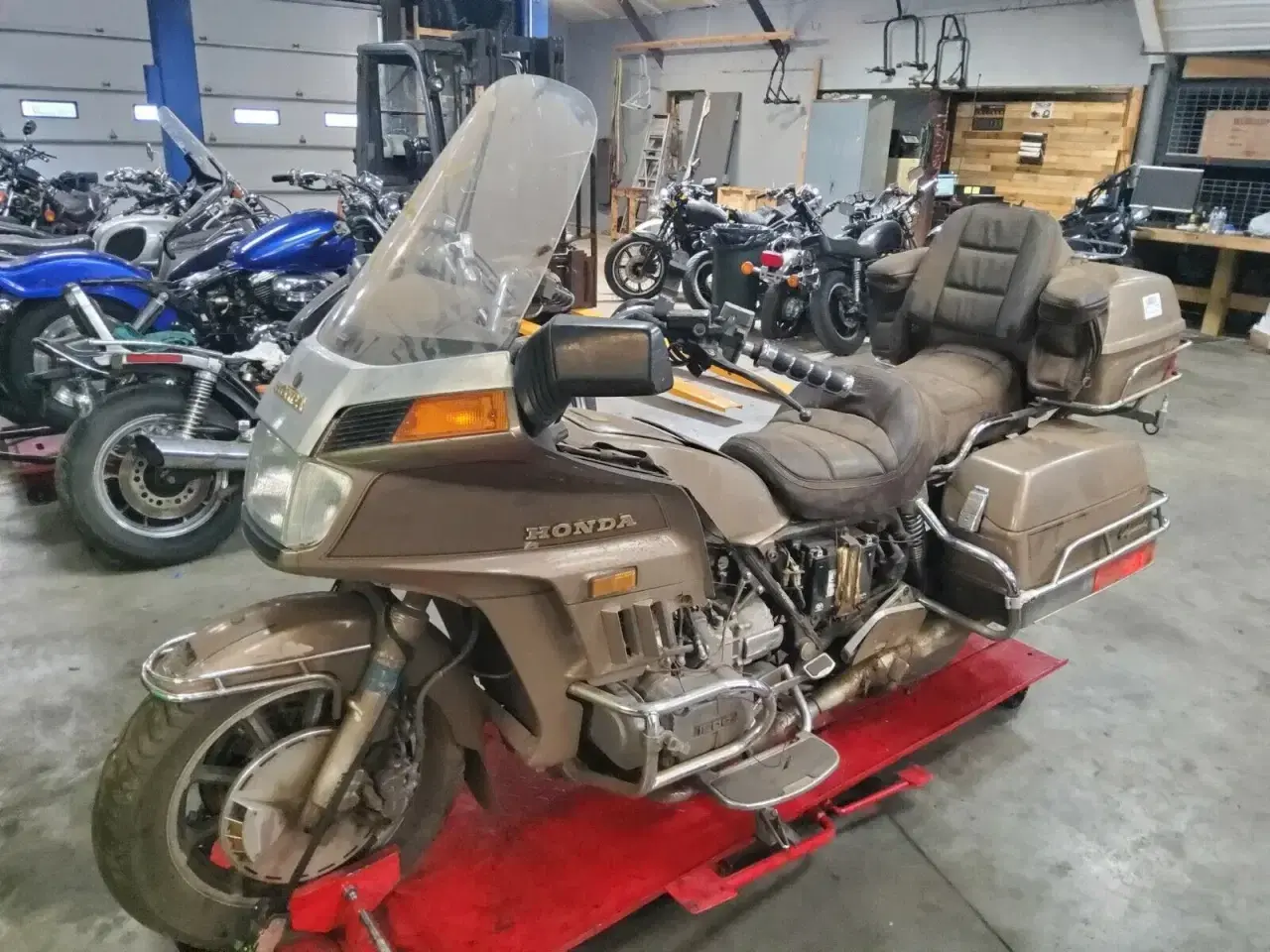 Billede 1 - Søger en Honda gl 1200 