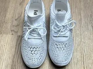 Sneakers med blanke sten
