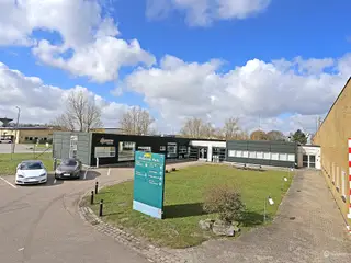 Kontor/showroom velegnet til undervisningsformål, handel mm