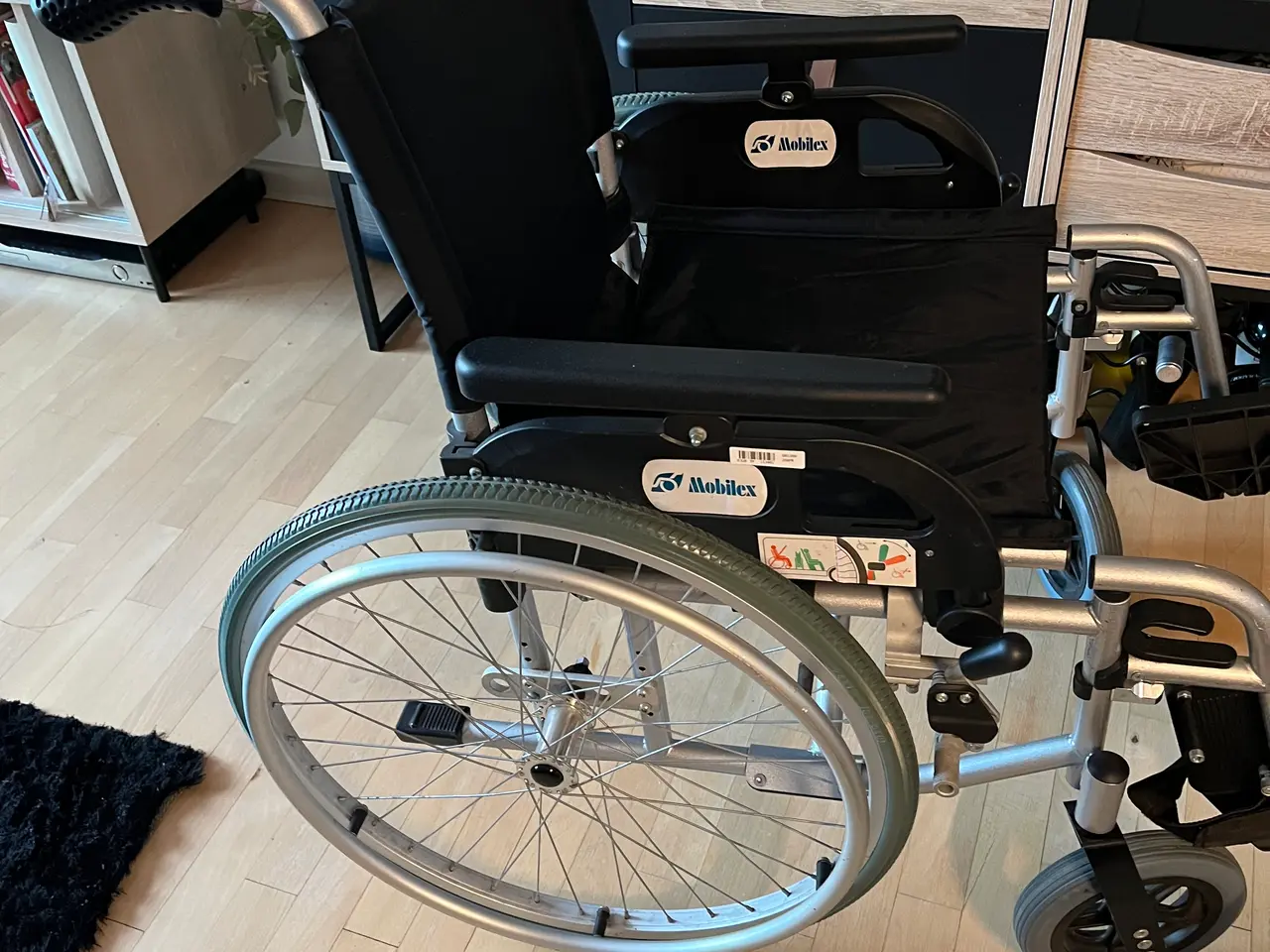 Billede 2 - Kørestol Mobilex dolphin