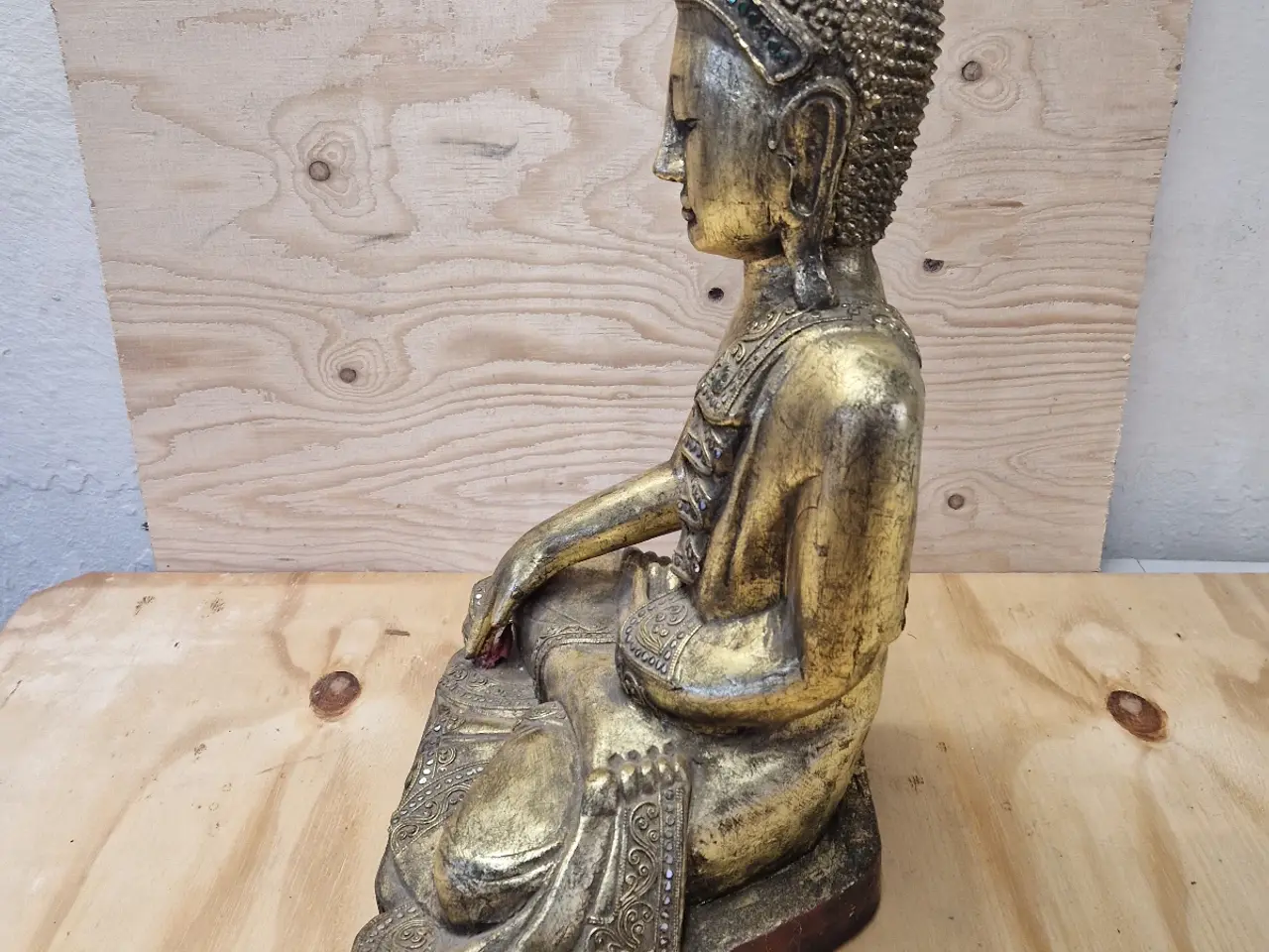 Billede 4 - Buddha figur i forgyldt træ 63 cm høj