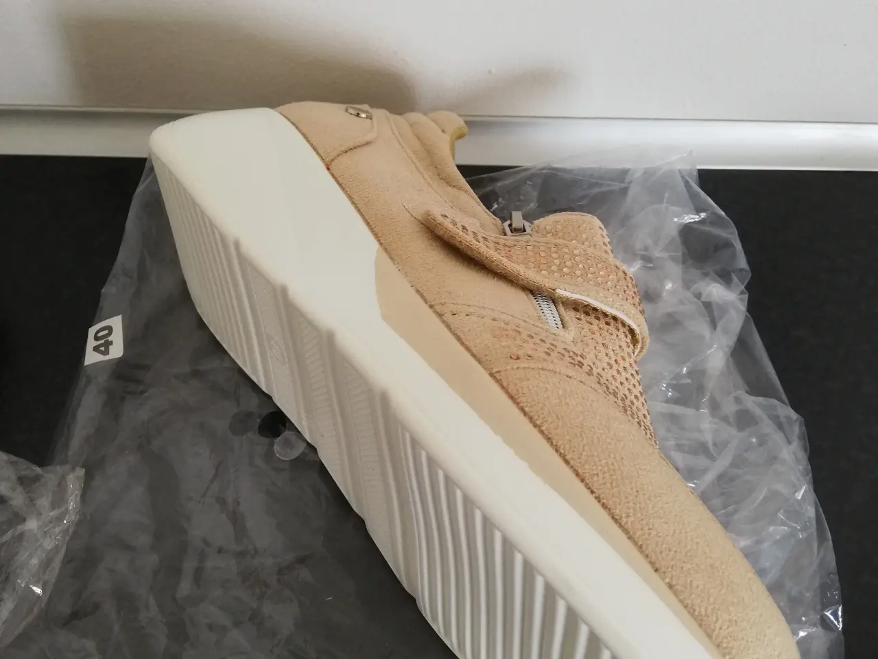 Billede 3 - Lys Sneakers m lynlås