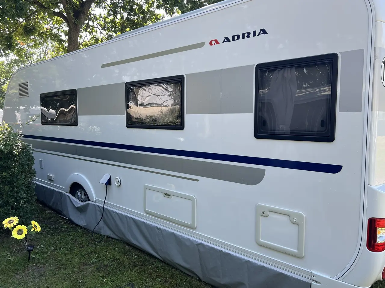 Billede 2 - Adria Alpina 663 HT Med meget godt udstyr.