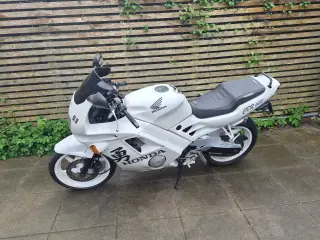 Honda cbr 600f