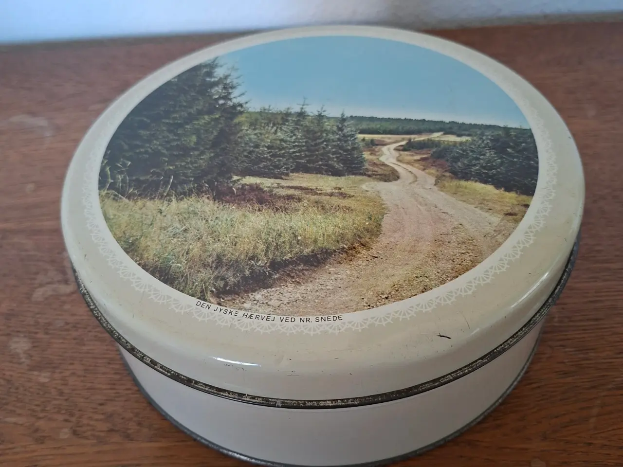 Billede 1 - Retro kage dåse motiv hærvejen