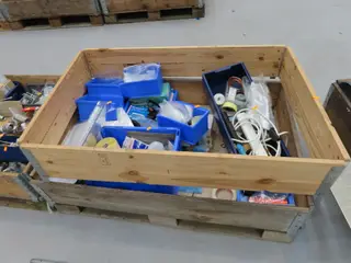 Palle med div. værktøj og varelager