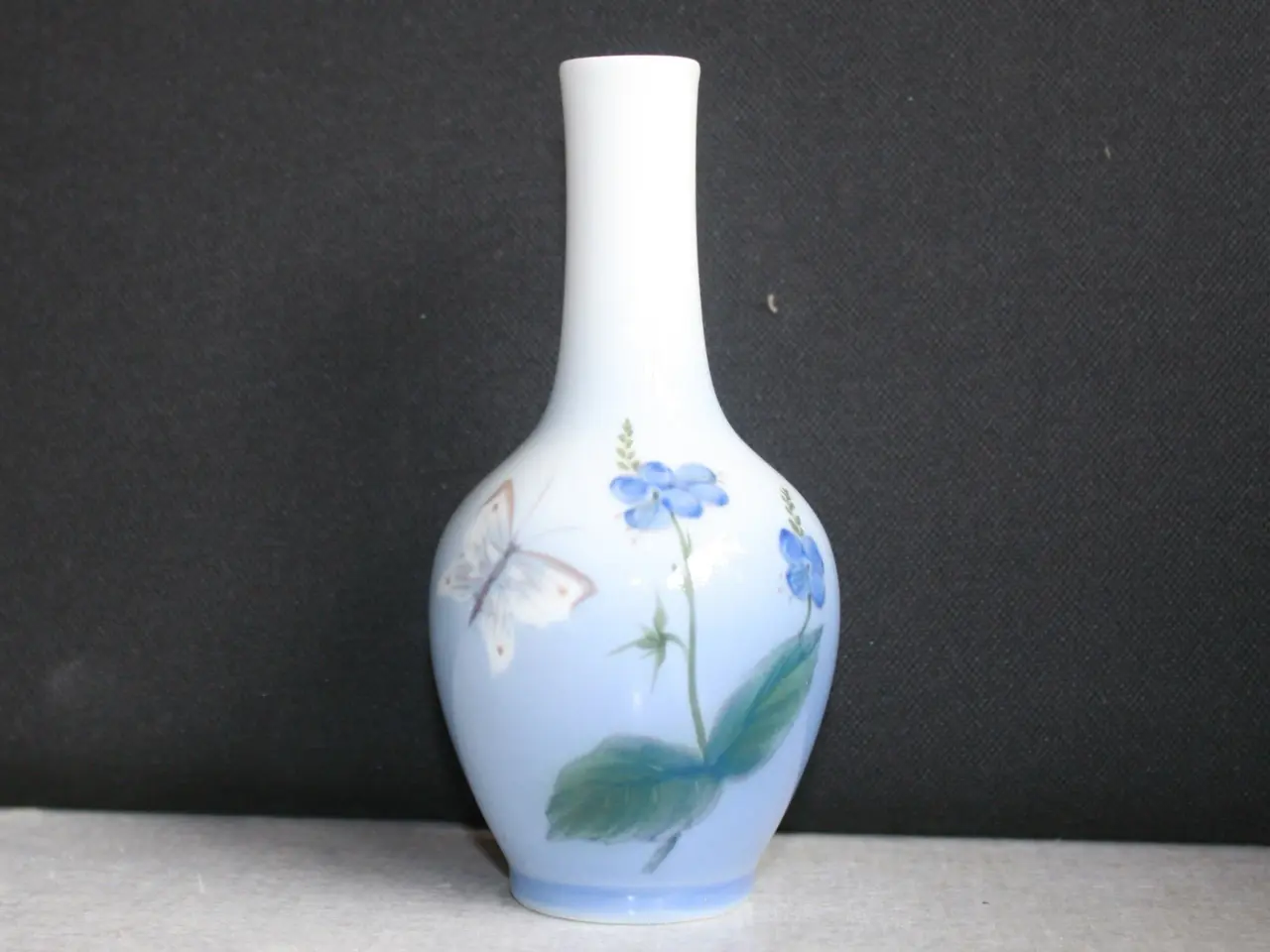Billede 1 - Vase m. sommerfugl og blomster fra RC
