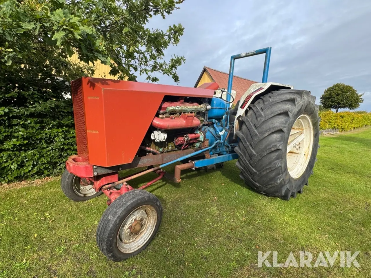 Billede 1 - Traktor ombygget til træk