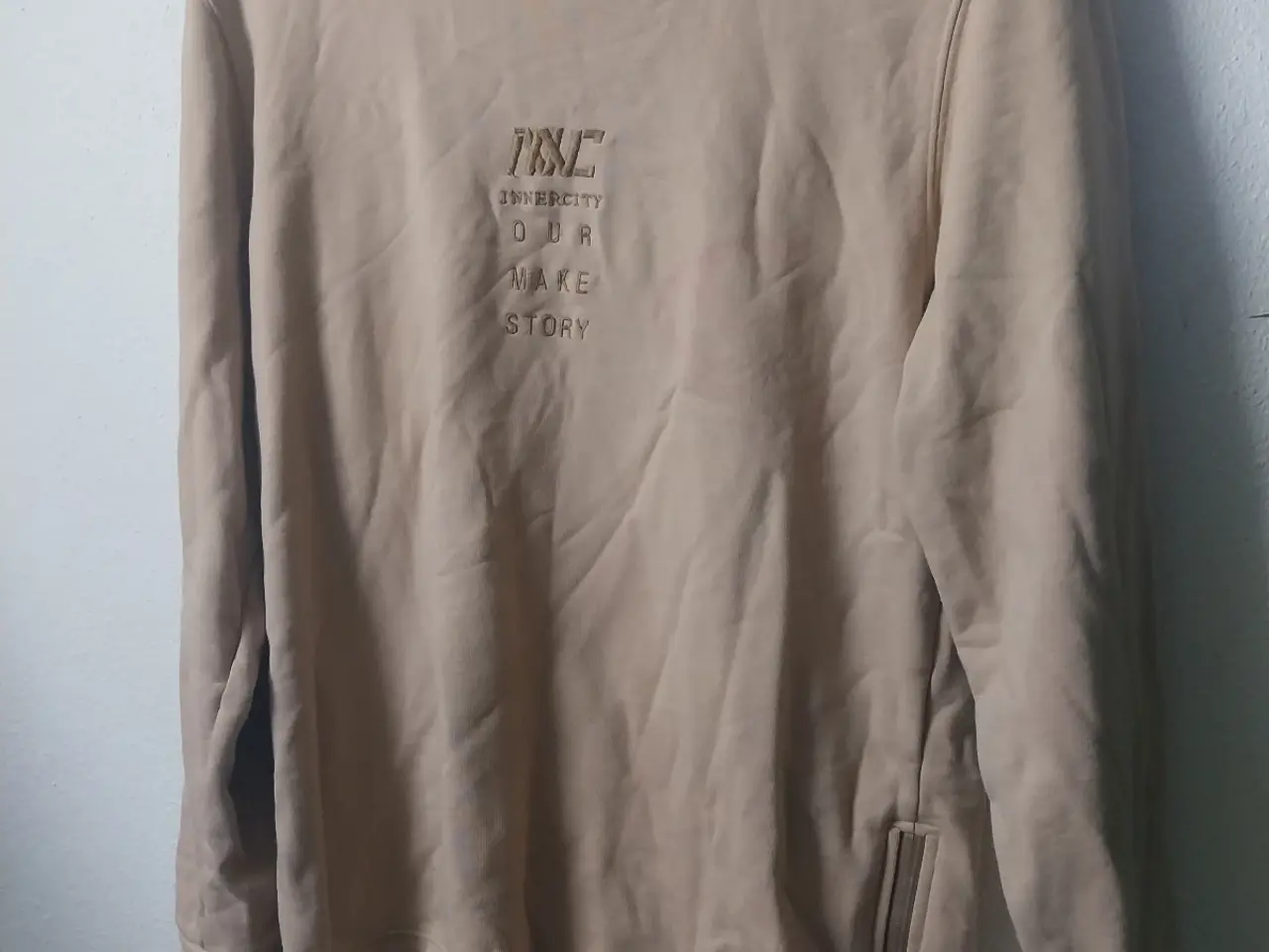Billede 1 - Beige joggingtrøje str. L