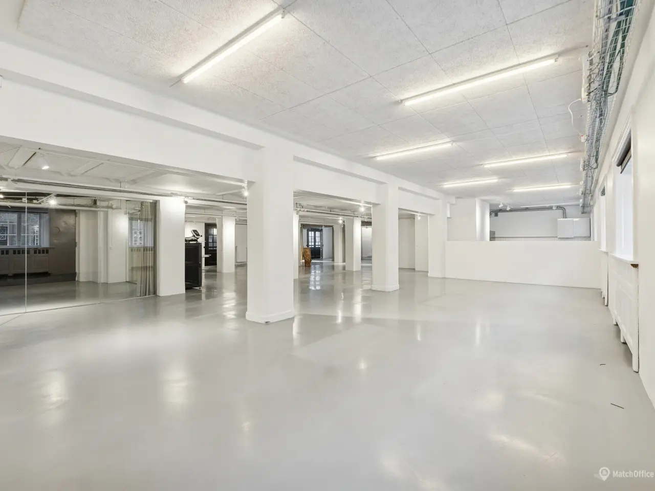 Billede 8 - Kontorlejemål i stueetage med rå og industriel stil - tæt på Islands Brygge metrostation.