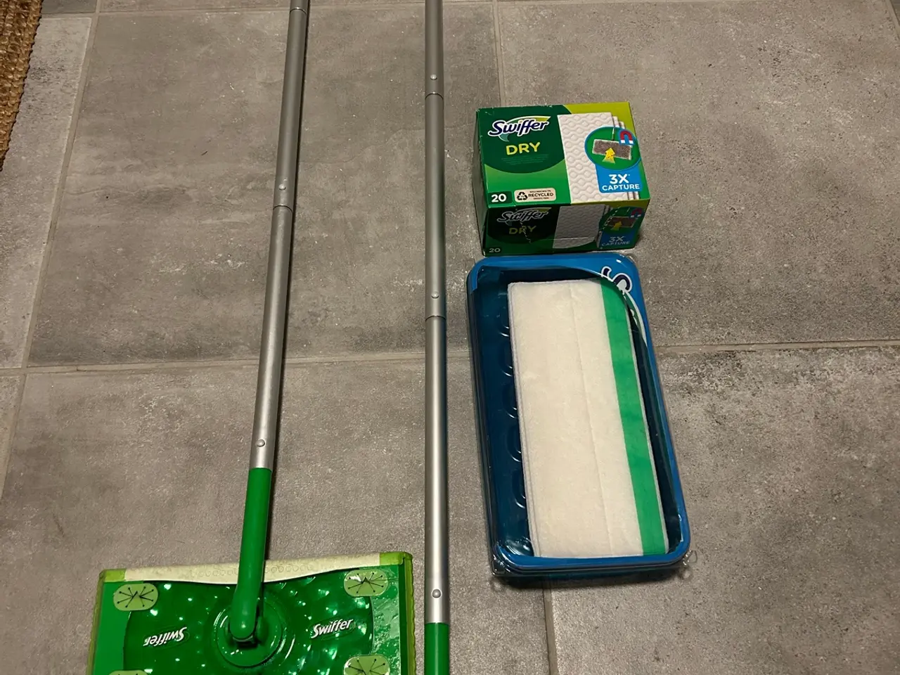 Billede 1 - Swiffer skafter samt 27 wipes