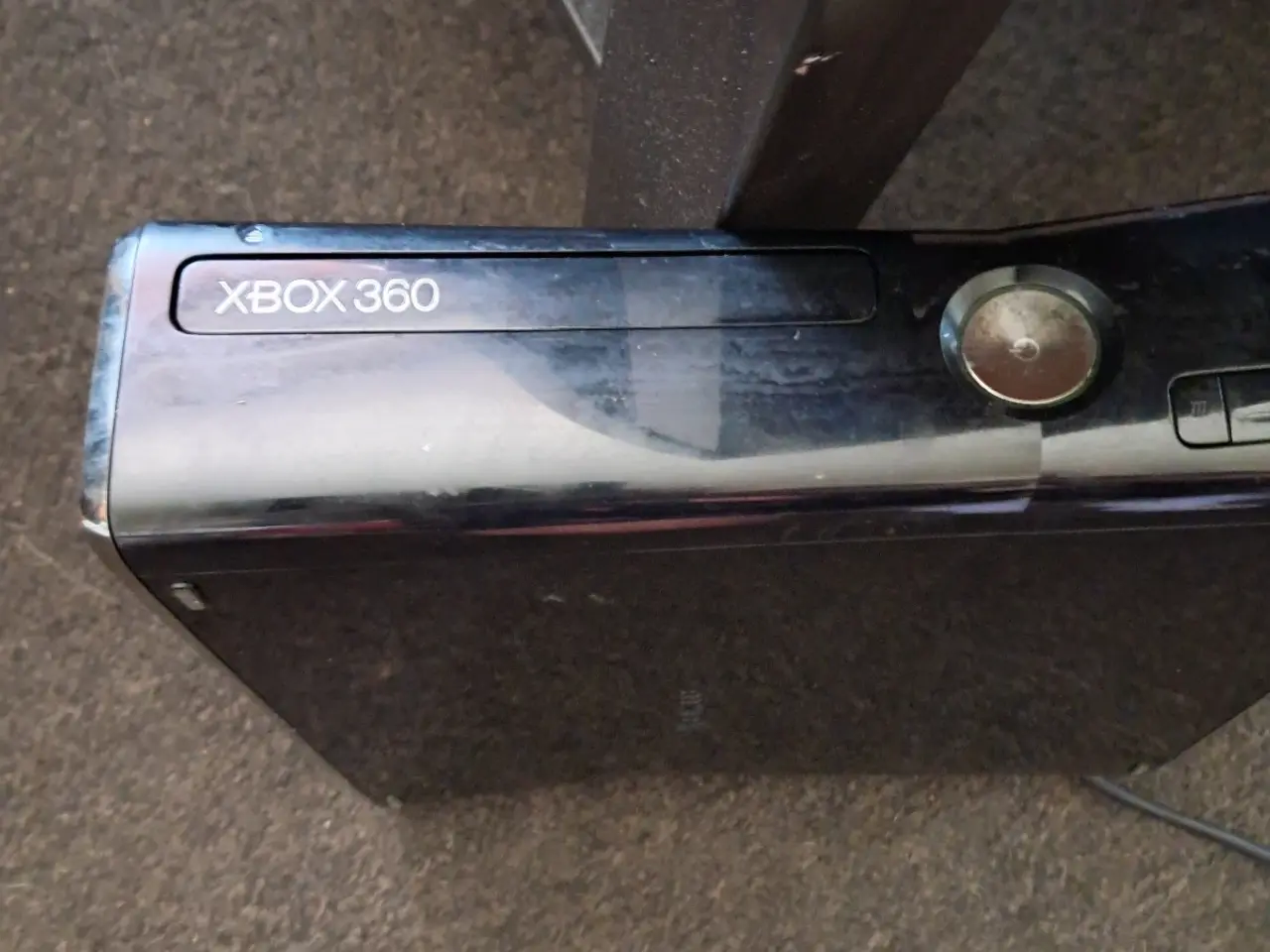 Billede 3 - X box sælges med joystik