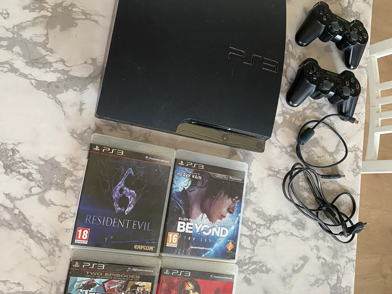 Billede 1 - PS3 med spil og 2 controller