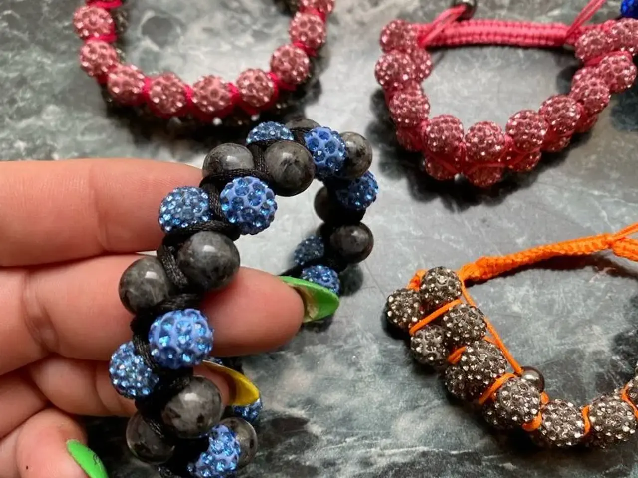 Billede 4 - Nye knyttede armbånd