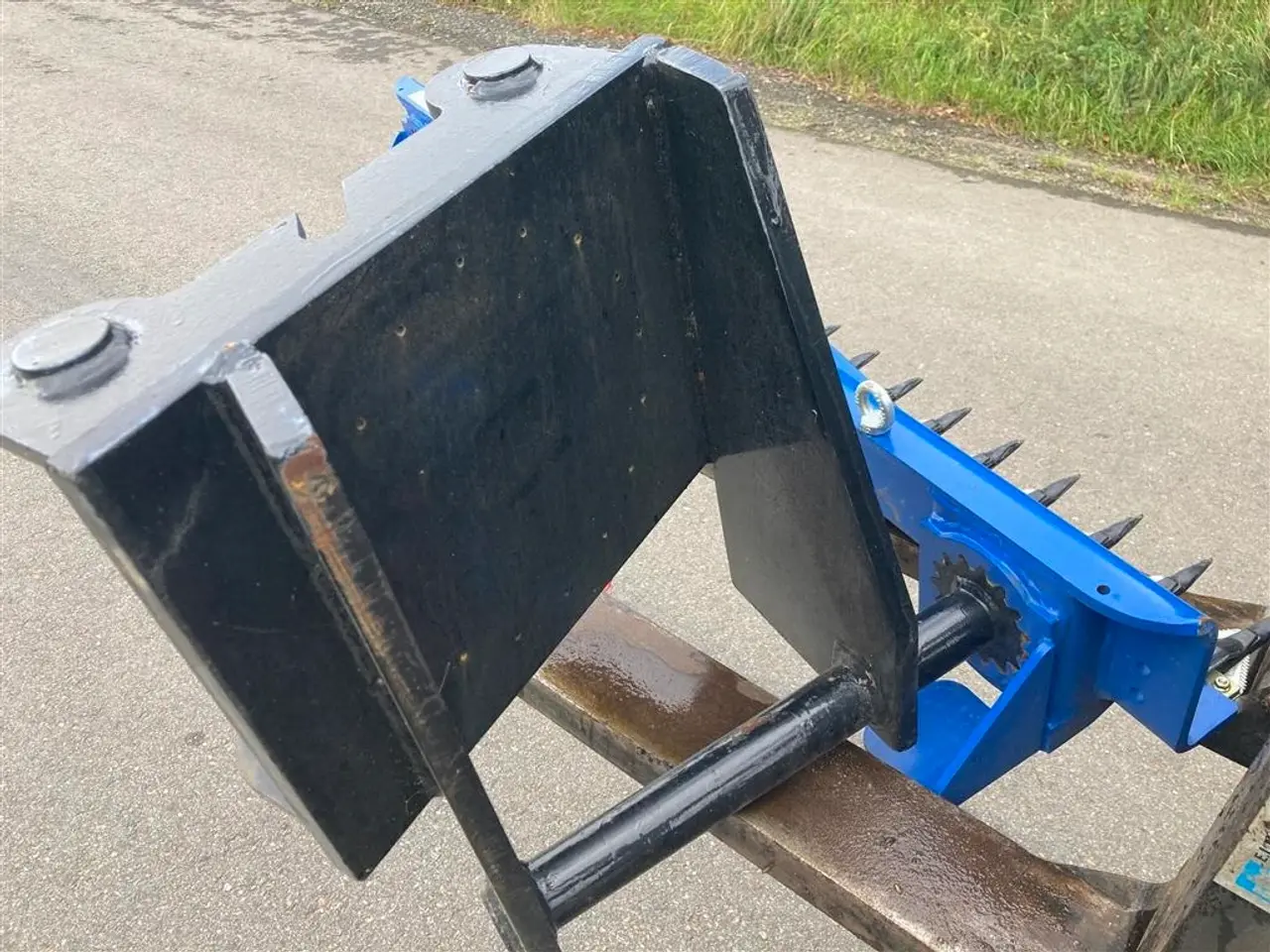 Billede 11 - Auger Torque T 150 Monteret med ophæng der passer på Hydrema skift