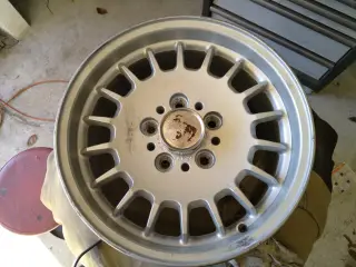 BMW E22 16 x 7,5 tommer aluminium fælge.