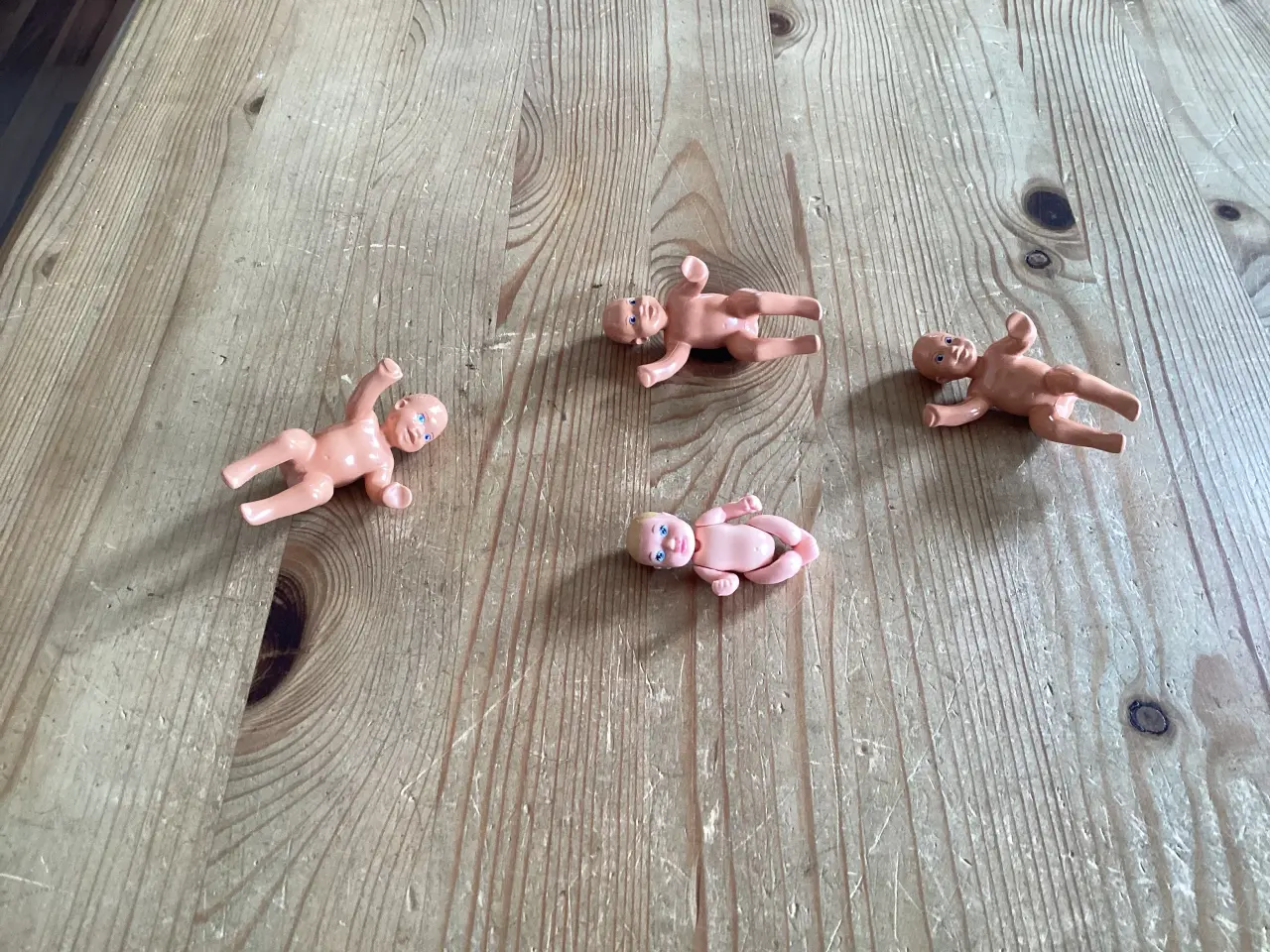 Billede 12 - LEGO SCALA TØJ / DUKKER / DIV DELE TIL HEST.