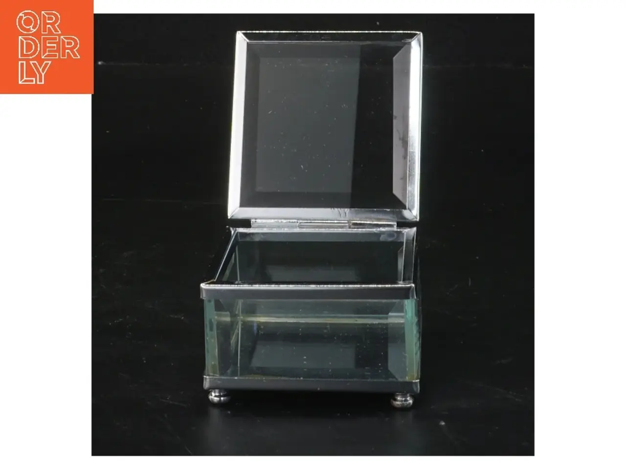 Billede 1 - Glas smykkeæske (str. 6x6x3,5 cm)