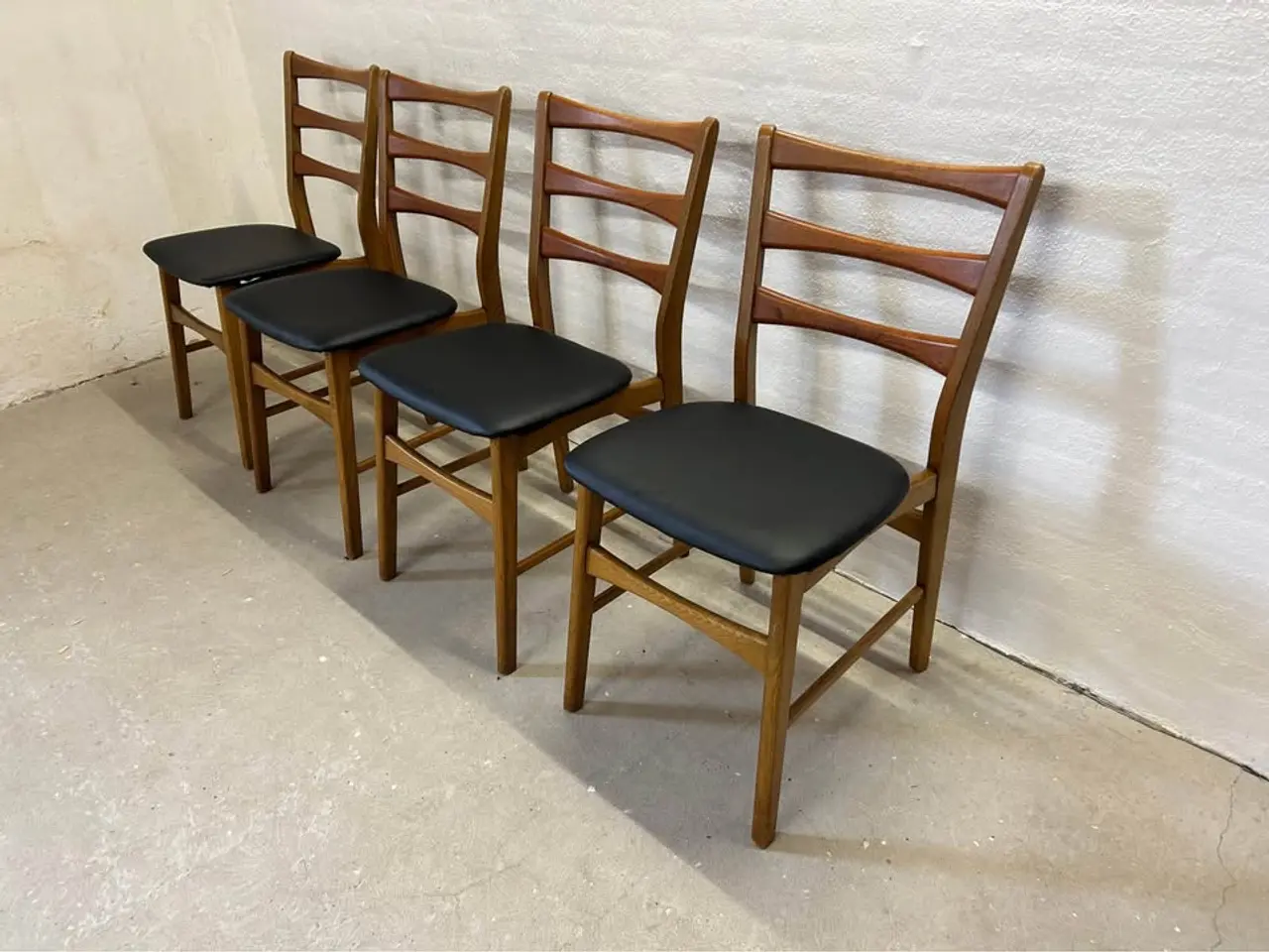 Billede 5 - 🪑 4 stk. vintage Farstrup Model 219 / “Della” –