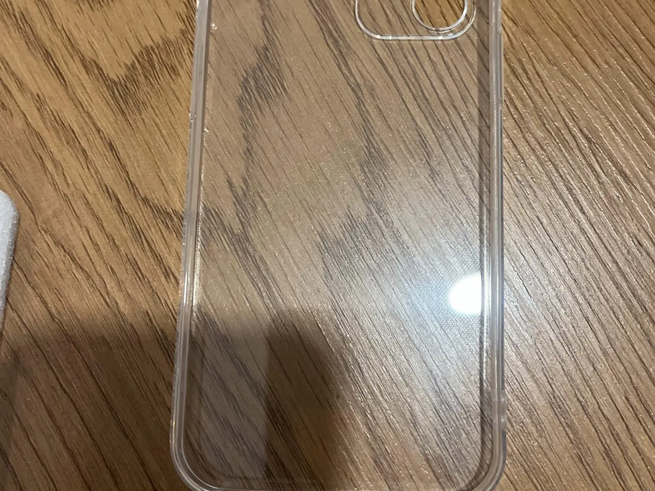 Billede 3 - iPhone 12 cover gennemsigtig (blød plast)