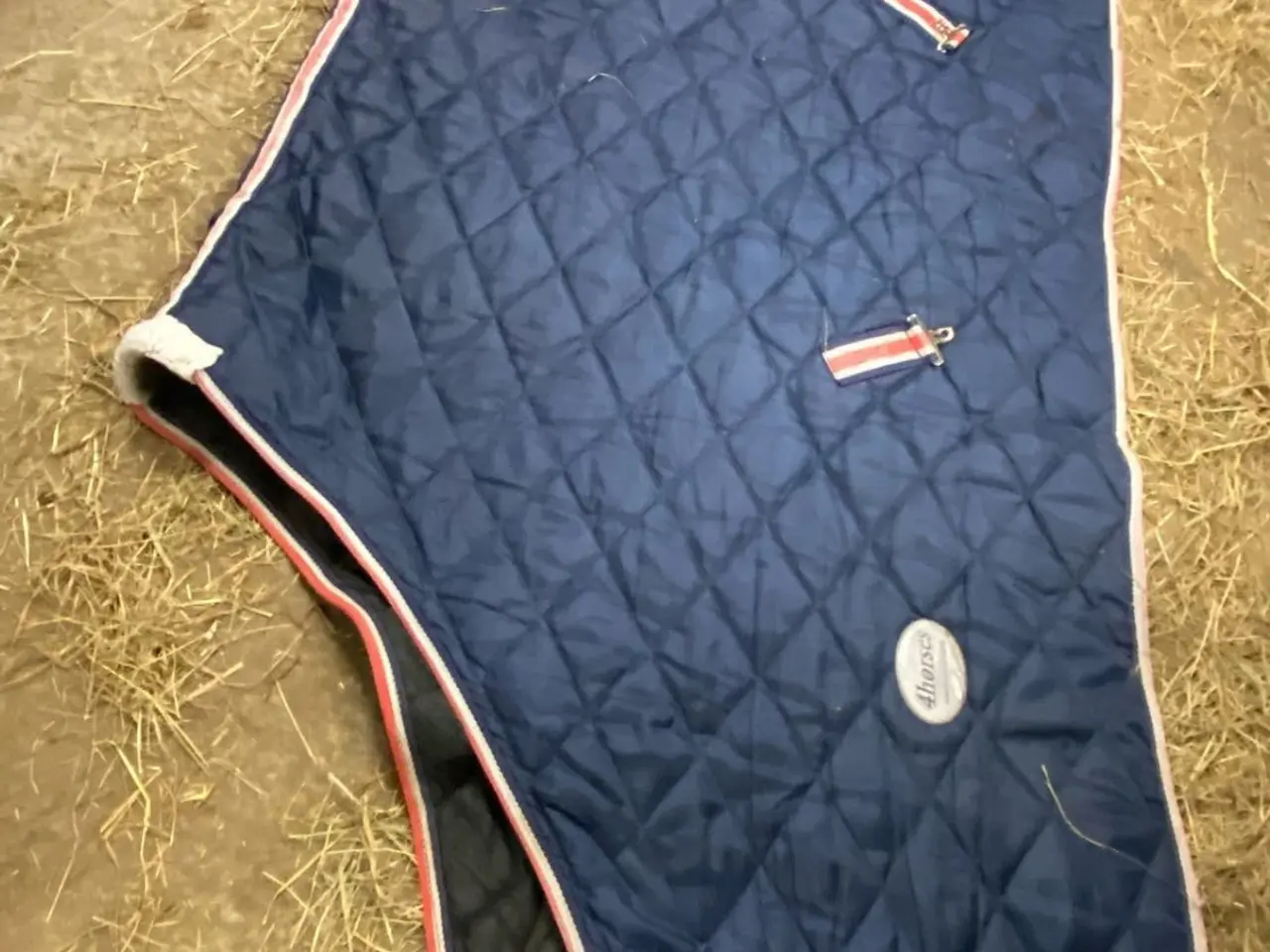 Billede 2 - Stald dækken str 145 100g