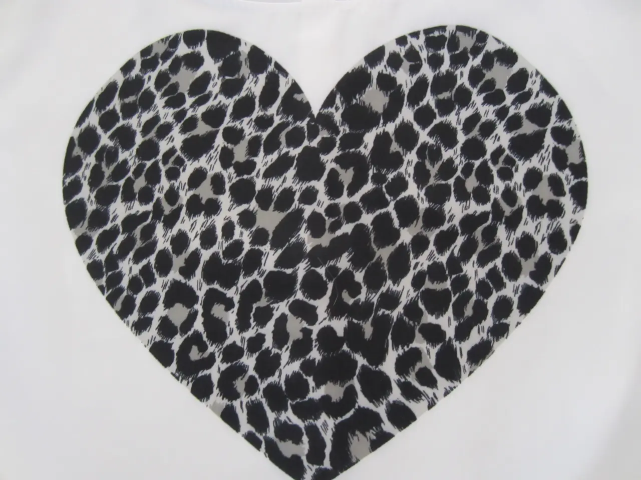 Billede 2 - Smart Bluse i hvid med print - str. 36