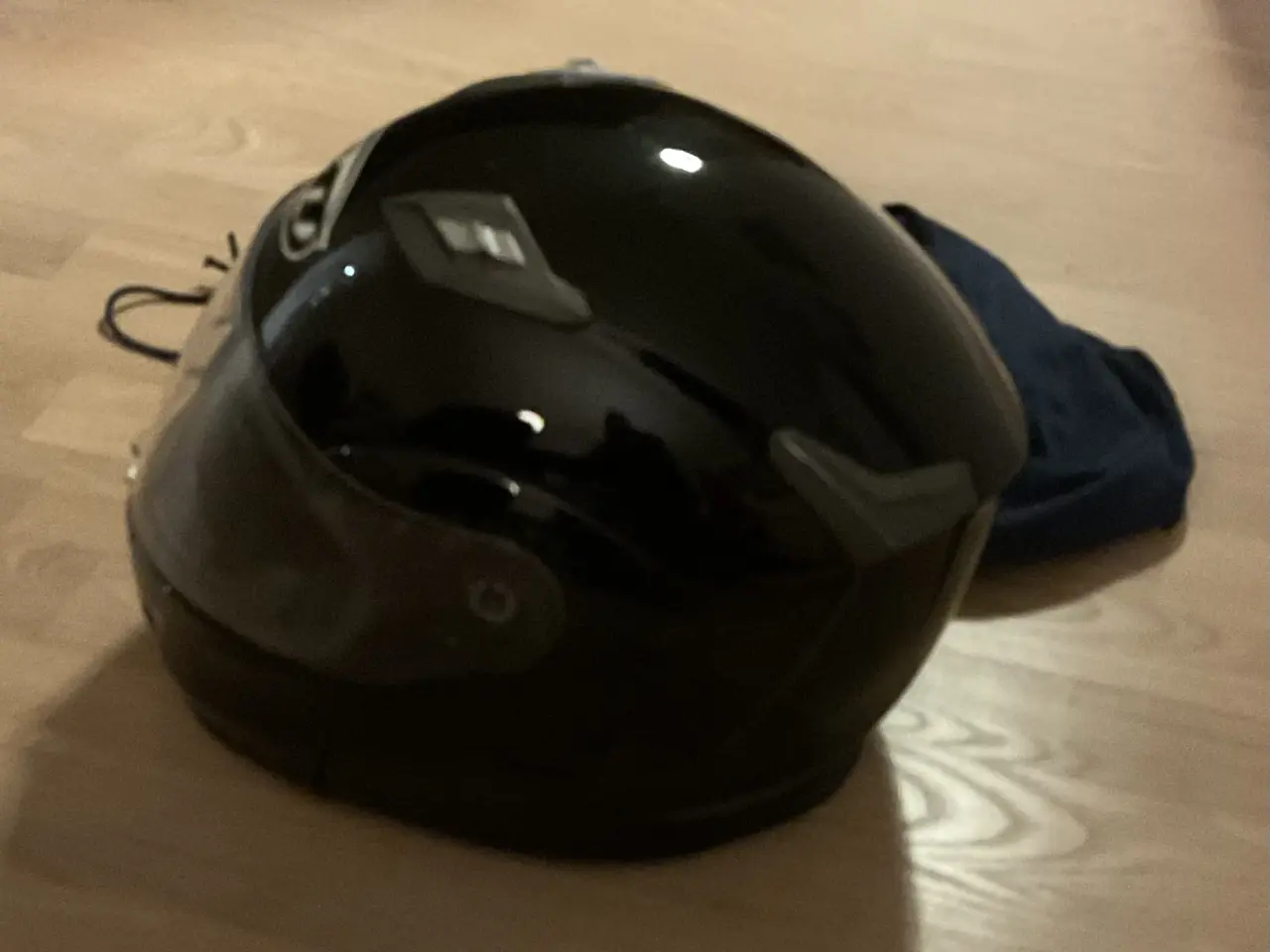 Billede 3 - Motorcykelhjelm med visir og solskærm
