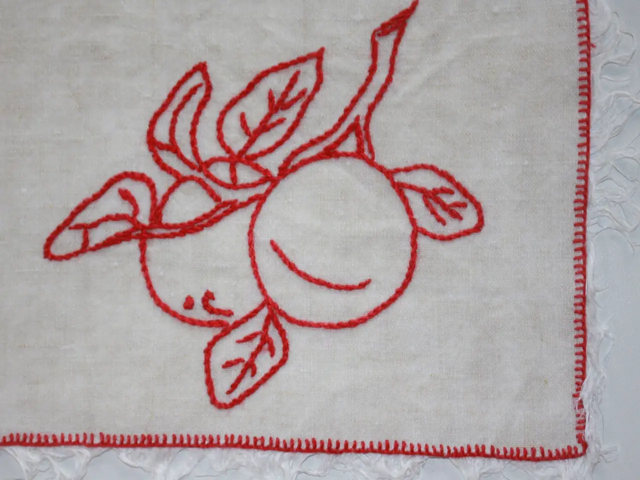 Billede 7 - Servietter med broderi af frugt