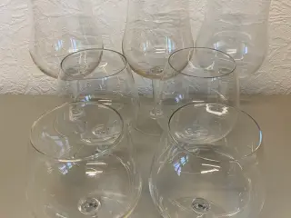 Rødvin og cognac glas