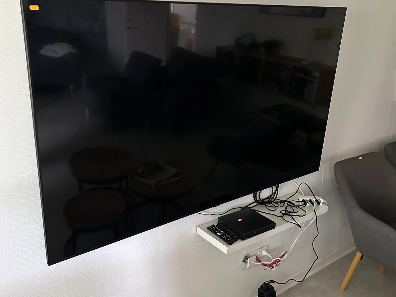 Billede 1 - Stort tv & dvd afspiller samt vægophæng SAMSUNG / PHILIPS
