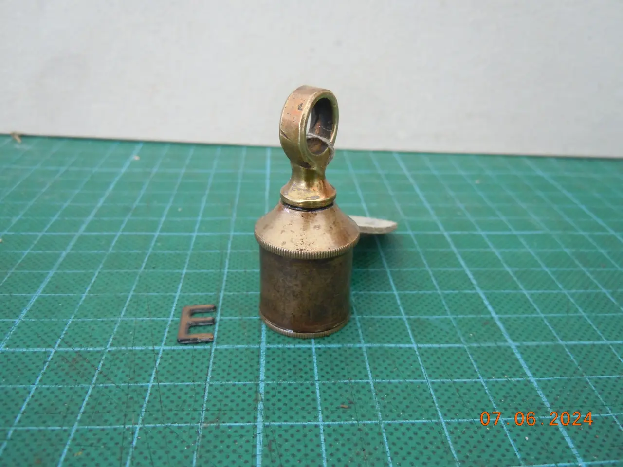 Billede 3 - Olieflaske, antik, pistoler eller revolver.