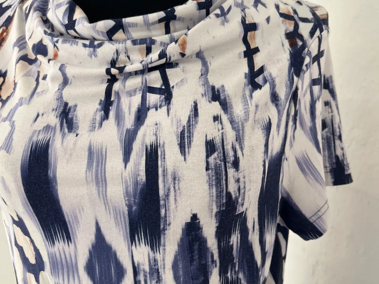 Billede 2 - T-shirt str.38