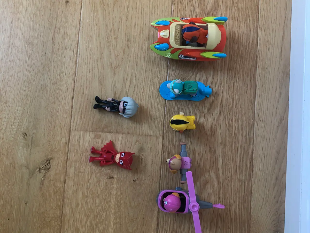Billede 2 - Paw patrol og pyjamas heltene