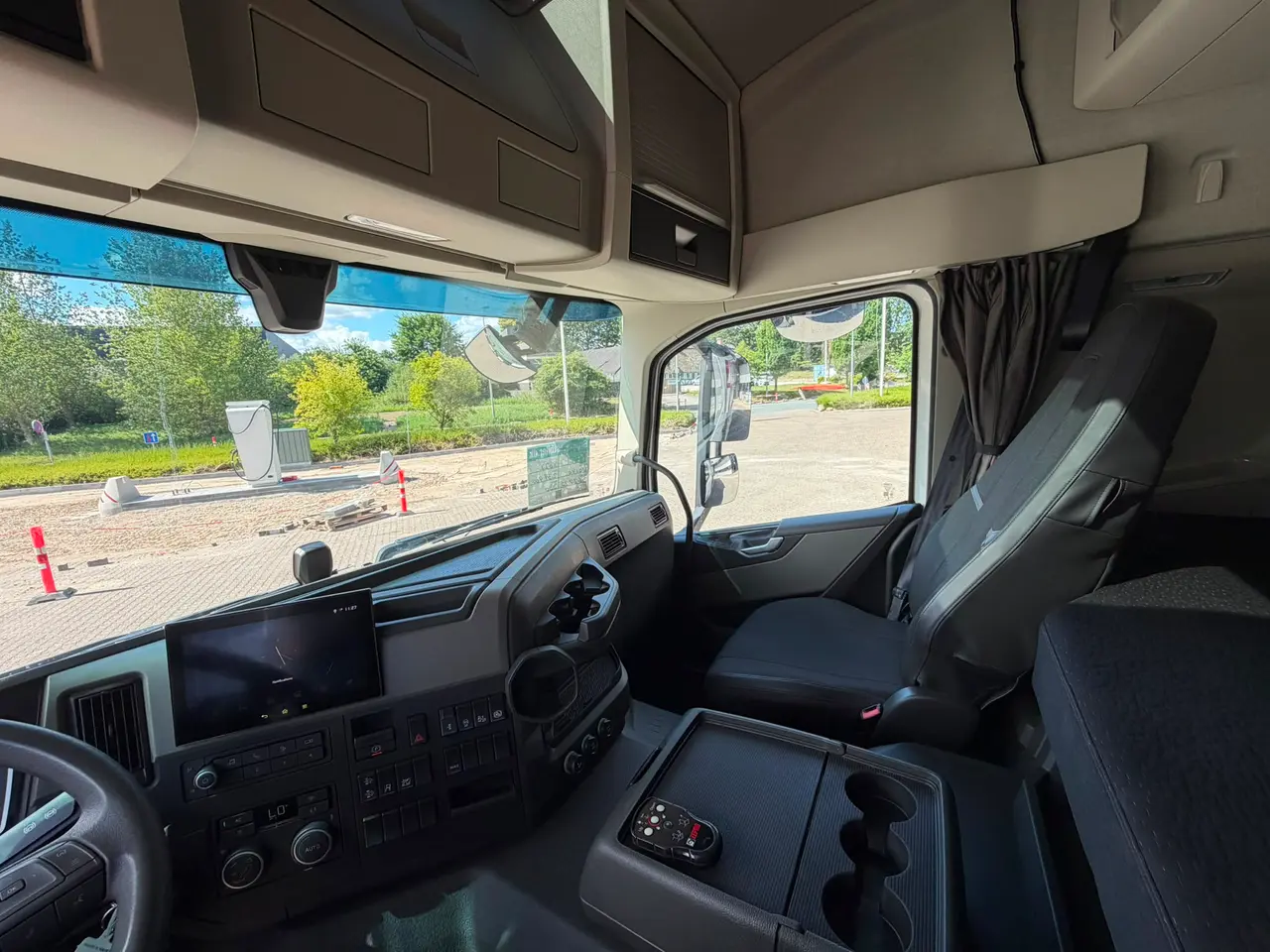 Billede 10 - Volvo FM330 4X2, Presenning
