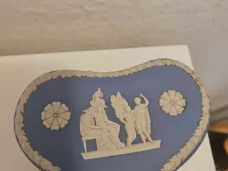 Wedgwood Jasperware hjertekrukke