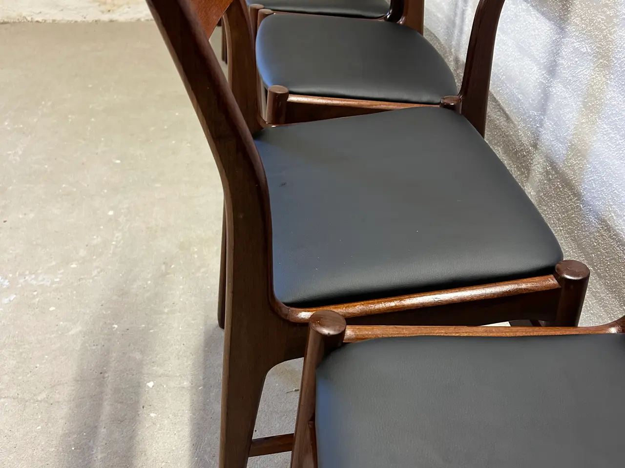 Billede 2 - 6 vintage teakstole – i stil med Benny A. Linden.
