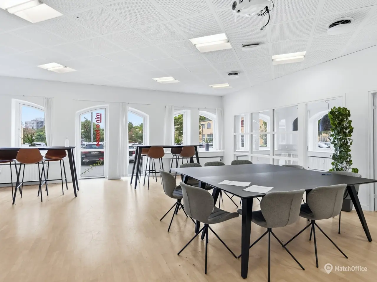Billede 2 - Lyst kontorlejemål i stueplan