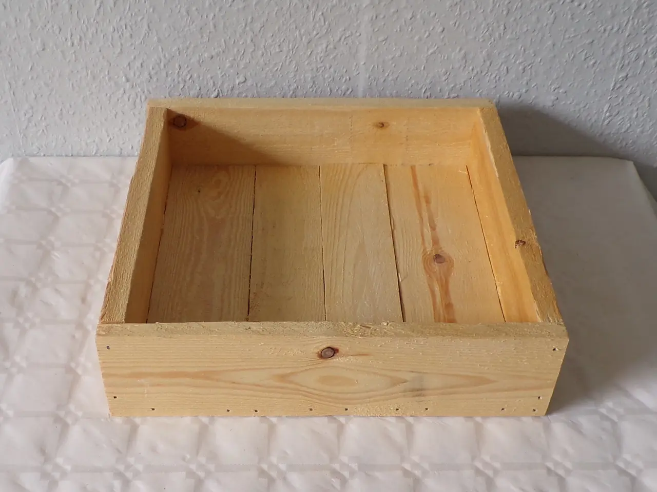 Billede 5 - Bakke i genbrugstræ 30 x 30 cm