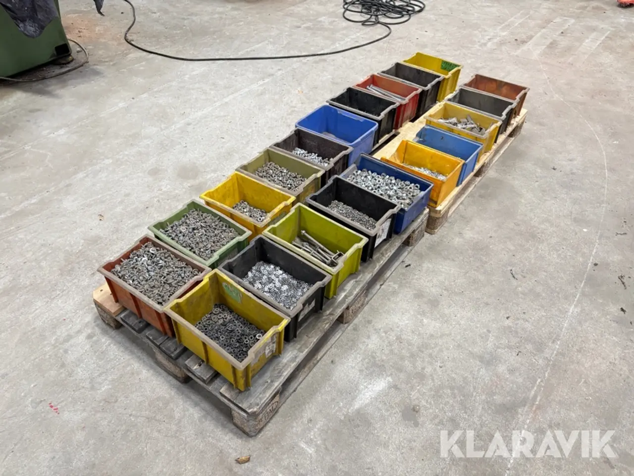 Billede 5 - Parti befæstelsesmaterialer / boltevarer - 20 kasser blandet