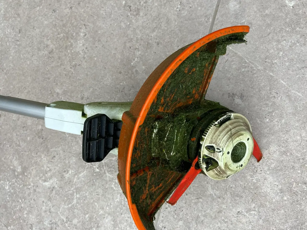 Billede 3 - Græstrimmer STIHL FSA 30 med batteri og nye knive