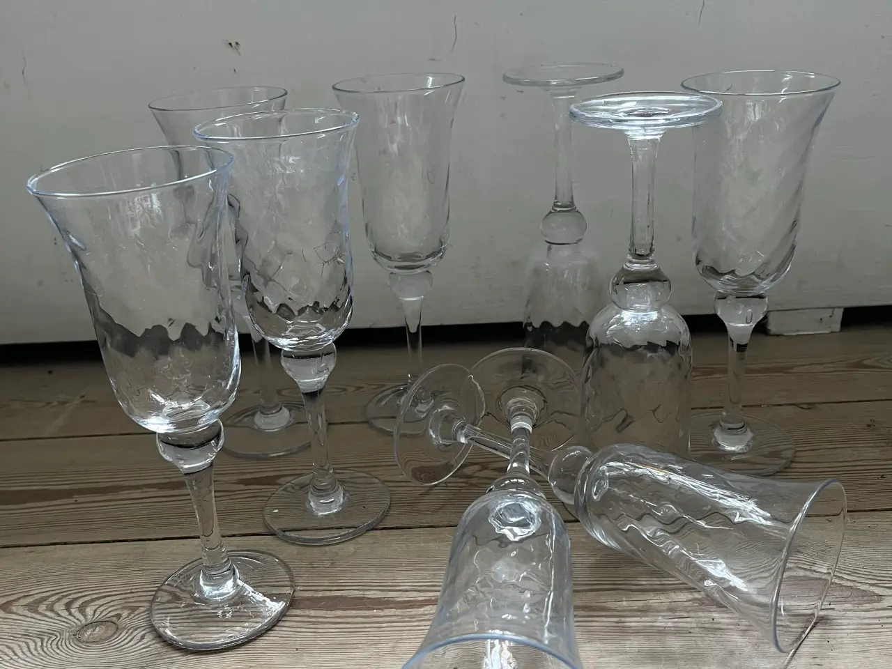 Billede 1 - Smukke champagneglas med skrå optiske striber