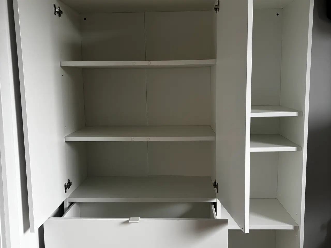 Billede 3 - Ikea Vihals skab