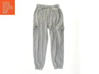 Grå cargo bukser fra H&M (str. 164)