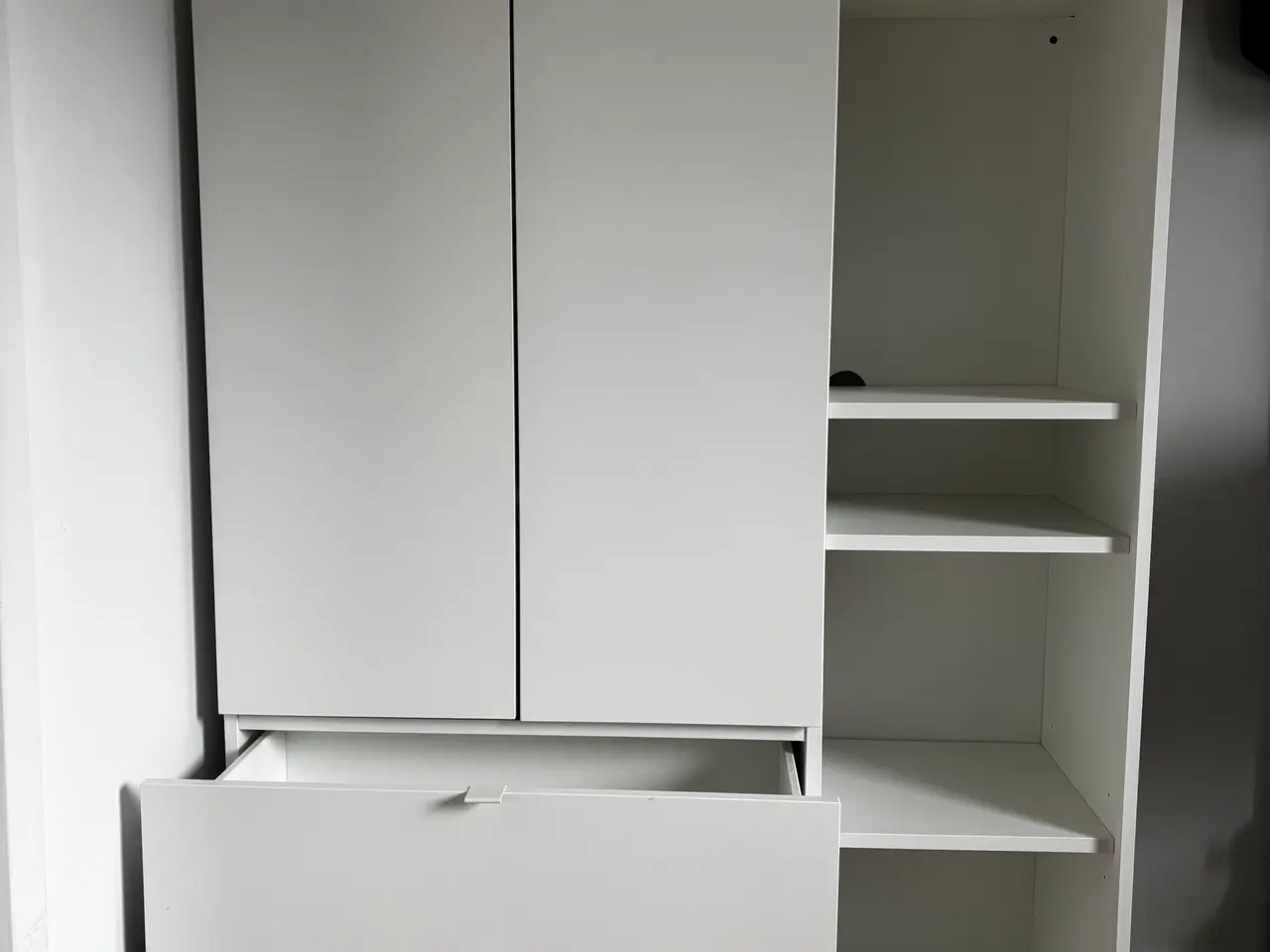 Billede 5 - Ikea Vihals skab