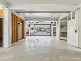 752 m² lager med port i Ballerup